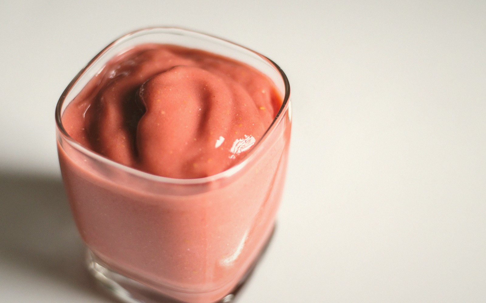 Creamy vs Icy: The Great Smoothie Debate